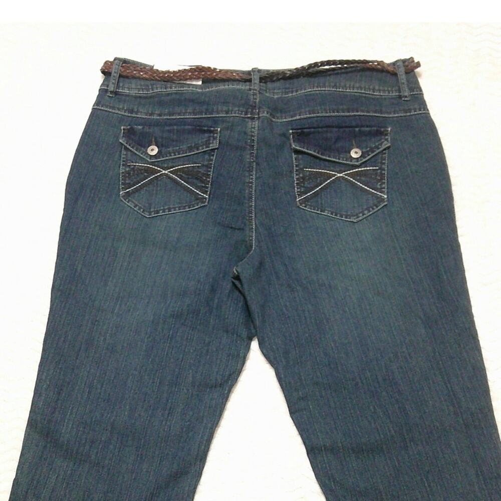 Cato Classic Blue Denim Jeans Capris Women's 18 Light Wash Cuffed With Belt NWT - Picture 7 of 13